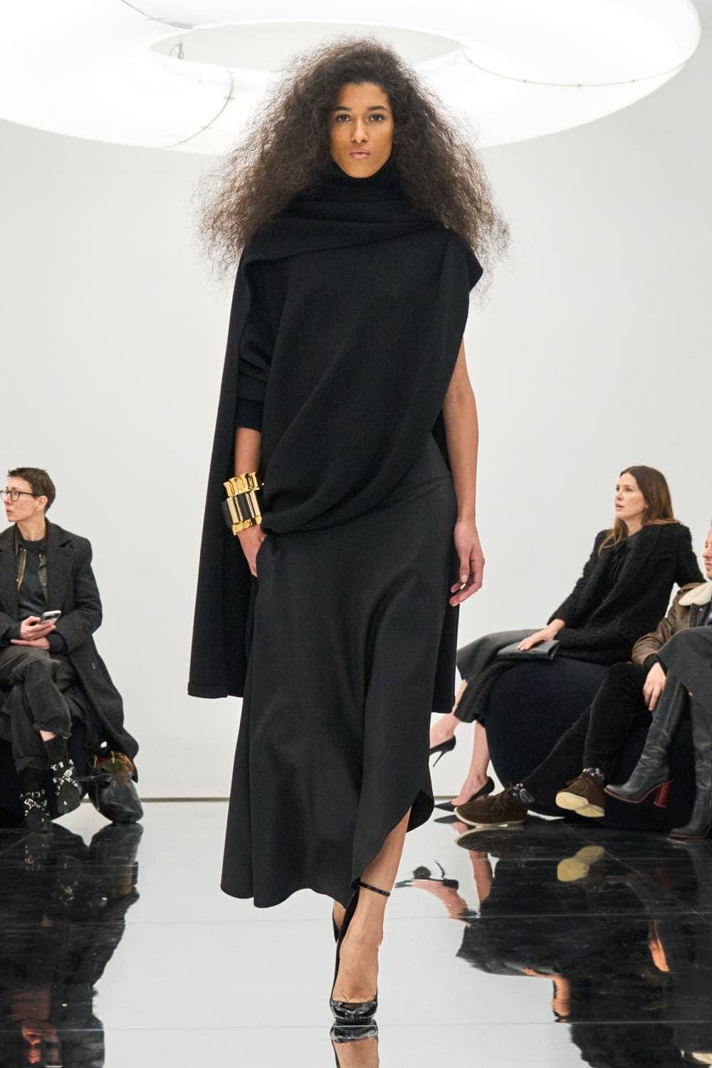 Alaia-SF24-look-front_21.jpg